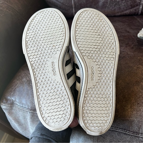 Adidas - Picture 4 of 7